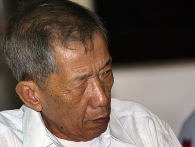 大量虐殺の収容所長、自らの罪に許しを請う カンボジア特別法廷