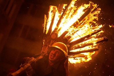 スイス伝統の火祭り「キエンベーゼ」