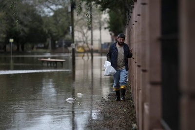 洪水被災地でレプトスピラ症感染死が増加 ブラジル南部州