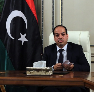 リビア新政権発足、任期は6月下旬の選挙まで 東部では戦闘続く