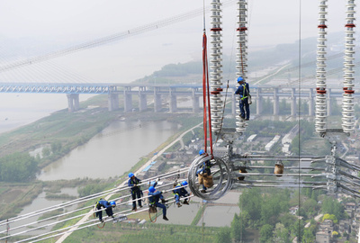 「一帯一路」建設の要、中国東部の重要な送電線プロジェクト 長江はさみ全線開通