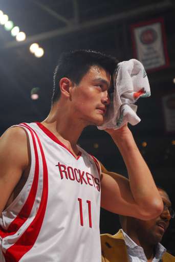 2枚看板を失ったロケッツ ピストンズに敗れる