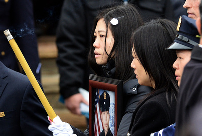 2年半前に殉職した米警察官、赤ちゃん誕生 直後に精子保存