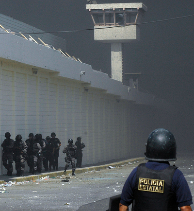 メキシコの刑務所で暴動相次ぐ、19人死亡