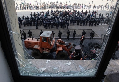 ウクライナ大統領代行、庁舎占拠の分離派は「テロリスト」