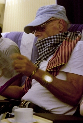 香港で入国を拒否された英ロック歌手のG・グリッター、タイに戻る