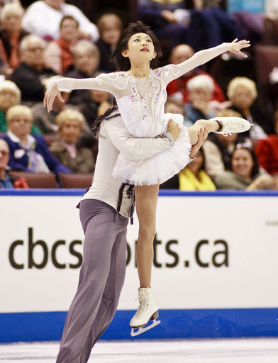 川口 ペアSPで首位に、フィギュアGP第2戦