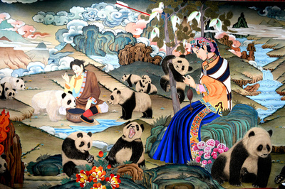 パンダをテーマにした巨大絵巻が成都に登場 チベット伝統絵画でカラフルに表現