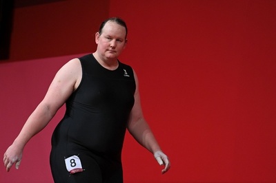 トランスジェンダー選手、史上初の五輪出場 重量挙げNZ代表