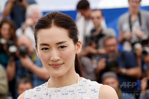 【写真特集】『海街diary』上映、綾瀬さんらレッドカーペットに カンヌ 【写真特集】『海街diary』上映、綾瀬さんらレッドカーペットに カンヌ