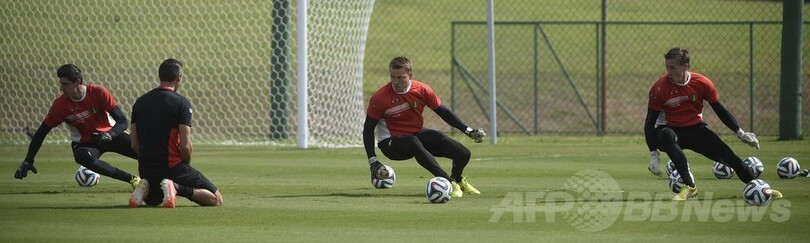 米国との「戦争」に向けて準備を進めるヴィルモッツ監督