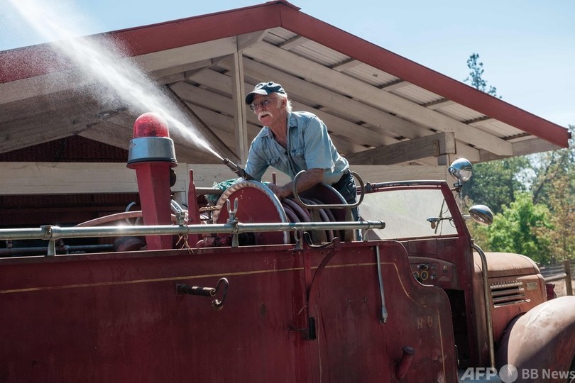 山火事に自前の消防車を用意 米加州のワイン製造者