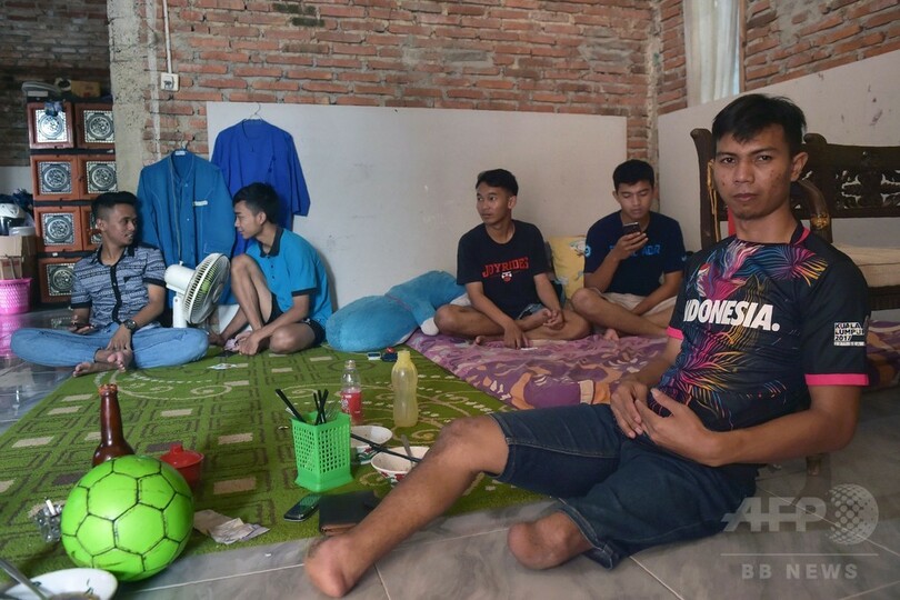 片足のゴールキーパーが蹴り出す力強いメッセージ、インドネシア