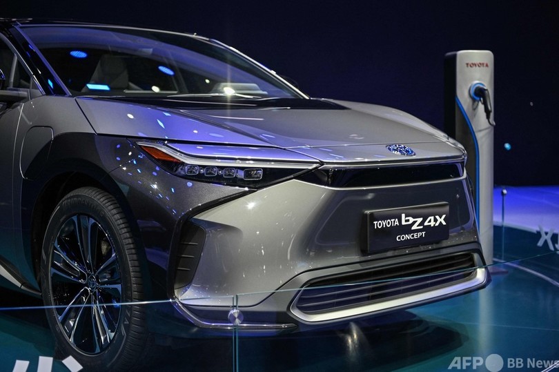 トヨタ、電気自動車の新シリーズ発表 上海モーターショー