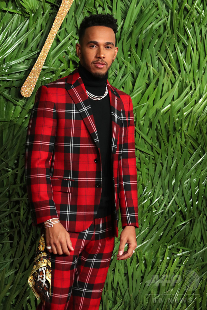 ハミルトンがおいの「お姫様姿」を怒鳴り炎上、「誤った判断」を謝罪