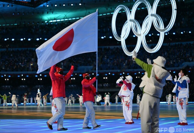 日本選手団が入場行進 北京冬季五輪開会式
