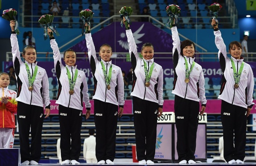 日本が体操の女子団体総合で銅メダル、アジア大会 写真5枚 国際