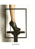 クリスティ・ターリントン（Christy Turlington）を起用した「イヴ・サンローラン（Yves Saint Laurent）」09/10年秋冬キャンペーン。(c)Yves Saint Laurent