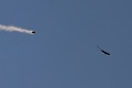 イスラエル北部上空でイスラエル空軍によって迎撃されたヒズボラの無人航空機。イスラエル北部で撮影（2024年8月25日撮影）。(c)Jalaa MAREY / AFP
