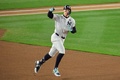 24MLB、ワールドシリーズ（7回戦制）、ニューヨーク・ヤンキース対ロサンゼルス・ドジャース。1回に2点本塁打を放ち喜ぶニューヨーク・ヤンキースのアーロン・ジャッジ（2024年10月30日撮影）。(c)Alex Slitz/Getty Images/AFP