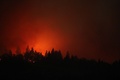アルゼンチン・リオネグロ州パラへビジェガスの山火事の様子（2021年12月29日撮影）。(c)Francisco RAMOS MEJIA / AFP