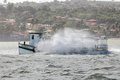 ブラジル北東部バイア州で遭難した船（2017年8月24日撮影）。(c)AFP/LUCIO TAVORA