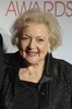 米女優ベティ・ホワイトさん。12月31日死去、99歳。「ザ・ゴールデン・ガールズ」などの人気コメディードラマで、70年以上にわたり米テレビ視聴者に親しまれた（2012年1月11日撮影）。(c)Robyn BECK / AFP