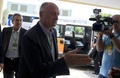 サッカーW杯ブラジル大会（2014 World Cup）へ向けた会合のため、フロリアーノポリス（Florianopolis）のホテルに到着したブラジルのルイス・フェリペ・スコラーリ（Luiz Felipe Scolari）監督（2014年2月19日撮影）。(c)AFP/VANDERLEI ALMEIDA