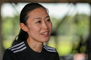 W杯初の女性レフェリー山下良美氏 「半ば無理やり」審判の世界へ