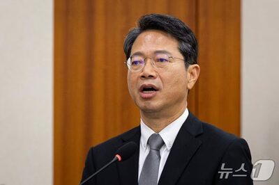 韓国法相候補、14時間の聴聞会で涙…新薬「口利き」・家族疑惑に反論