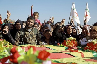 クルド人主導部隊、ISからシリア北東部の要衝を奪還