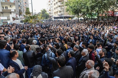 トルコ、クルド人地域最大都市の市長2人を勾留 抗議デモ続く