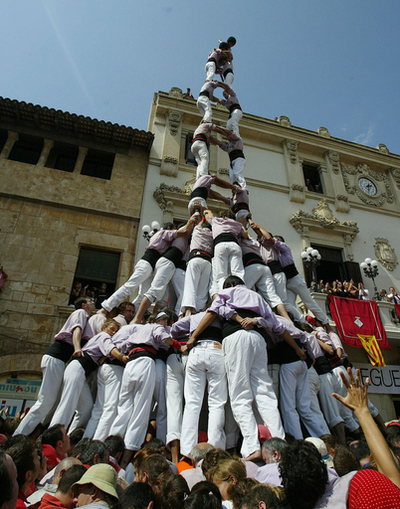 カタルーニャ地方の伝統行事、「人間の塔」コンテスト開催