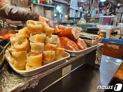 ソウル「ぼったくり」市場が“改心”、食品サンプル掲示…騒動の店、10切れ→30切れに増量