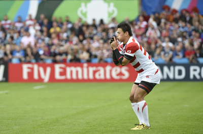 五郎丸、代名詞のポーズで忍者のイメージキャラクターに