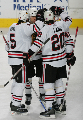 ブラックホークス スターズ降し連敗を3で止める