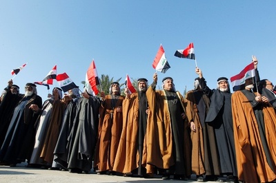 イラク首都のデモで7人死亡、「グリーンゾーン」にロケット弾