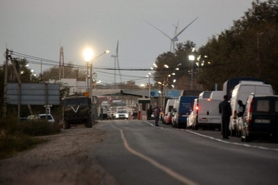 ヘルソン市民退避は「強制移住」 ウクライナ当局者