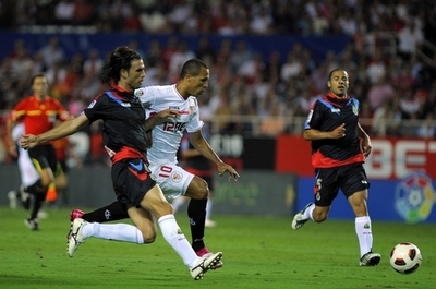 セビージャ首位浮上ならず、ラシン・サンタンデールとドロー