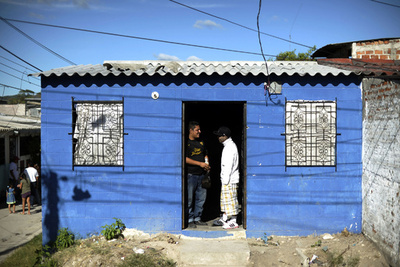 パン作りで社会復帰目指すギャングたち、エルサルバドル