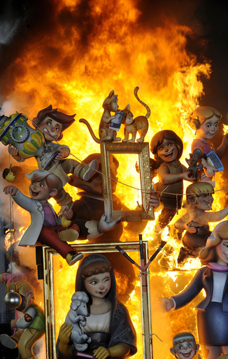 バレンシアの火祭り「ファリャス」