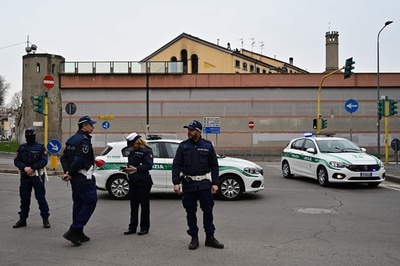 イタリアの刑務所暴動、死者12人に 新型ウイルス対策めぐり