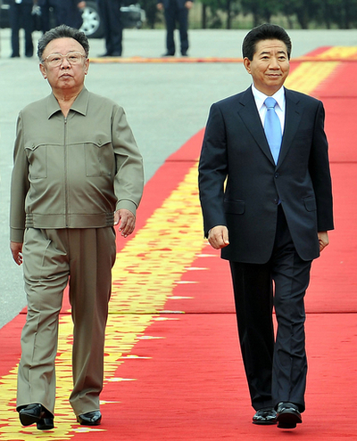 平壌で韓国大統領の歓迎式典　金総書記が出迎え