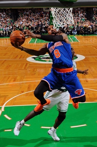 ニックスがセルティックス下し1回戦突破に王手、NBAプレーオフ