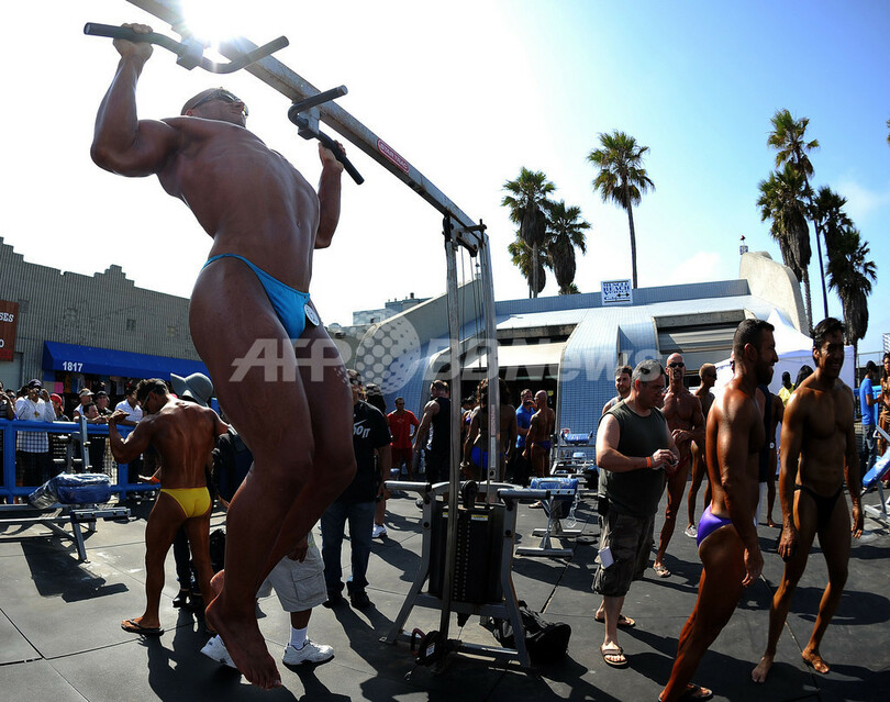 「独立記念日」といえば「マッスル・ビーチ」、今年も筋肉男女がカリフォルニアに集結
