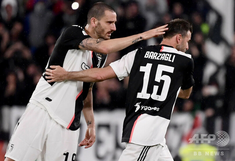 ホーム最終戦のユベントス、ファンが指揮官とバルツァッリに別れ