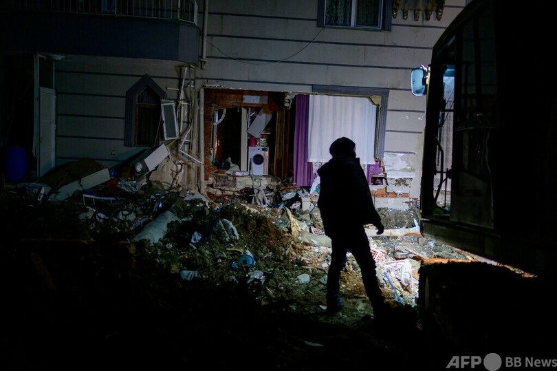 地震後、窃盗容疑などで48人逮捕 トルコ