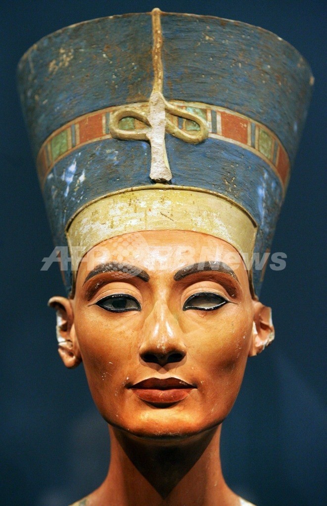 古代エジプトのファラオの黄金のマスクを被ったツタンカーメンと女王ネフェルティティの像（輸入品 - 家具、インテリア