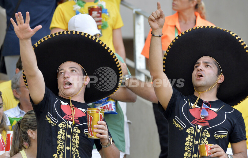 ブラジル美女から日本人サポーター、マスクマンまで・・・コンフェデ杯を盛り上げたサポーター