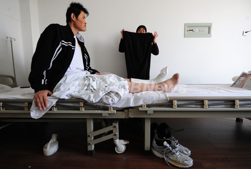 ギネス記録より10センチ高い 真の 世界一の長身男性 中国 写真1枚 国際ニュース Afpbb News